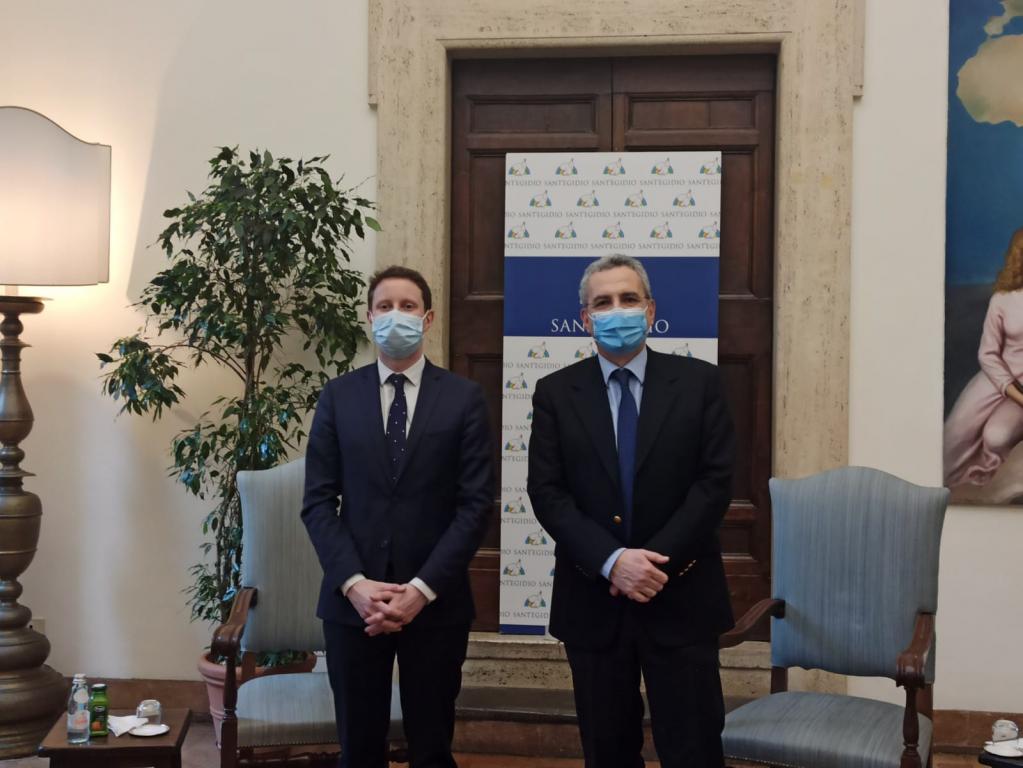 Der französische Staatssekretär für europäische Angelegenheiten, Clément Beaune, mit Minister Vincenzo Amendola zu Besuch bei Sant'Egidio